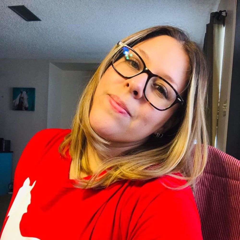 Meet your Posher, Yadira